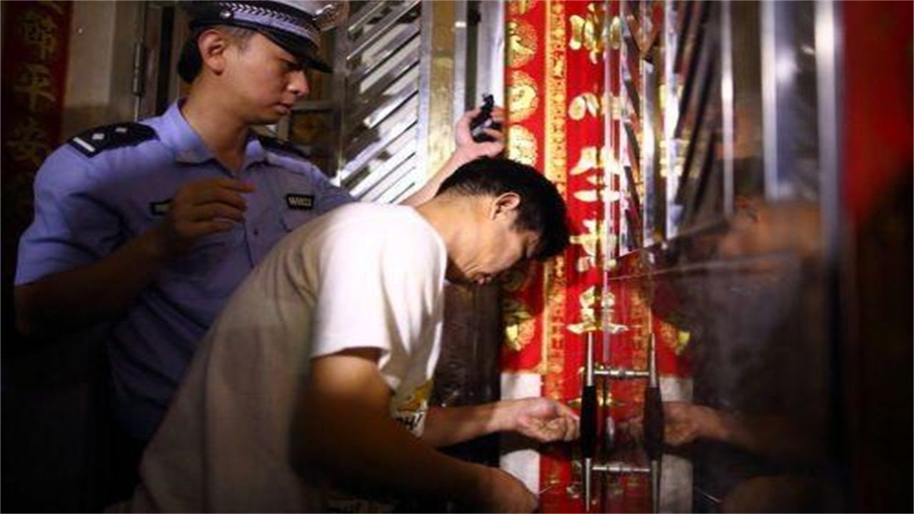 广元请开锁师傅开了锁后，师傅为什么一般都不进门，就算主人请也不进去？